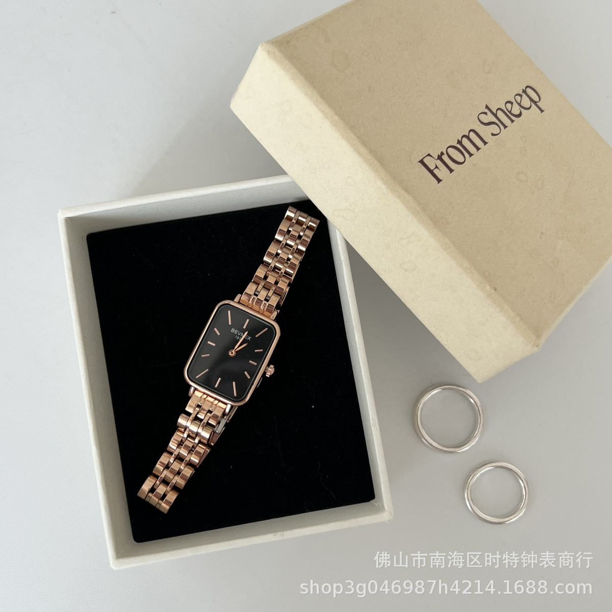 2023 Luz de lujo retro nicho serie retro pequeño reloj cuadrado cuarzo correa de acero reloj mujer simple reloj de mujer de alto grado