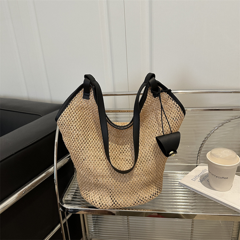 Nueva bolsa trenzada vacaciones de verano de playa bolsa trenzada de paja textura de gran capacidad 2025 bolsa tote bolsa de hombro de moda