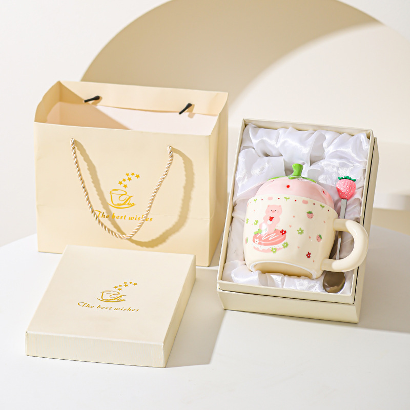 Taza de cerámica de oso de fresa con taza de regalo para chicas taza de marca doméstica de alto valor de pareja taza de desayuno de leche