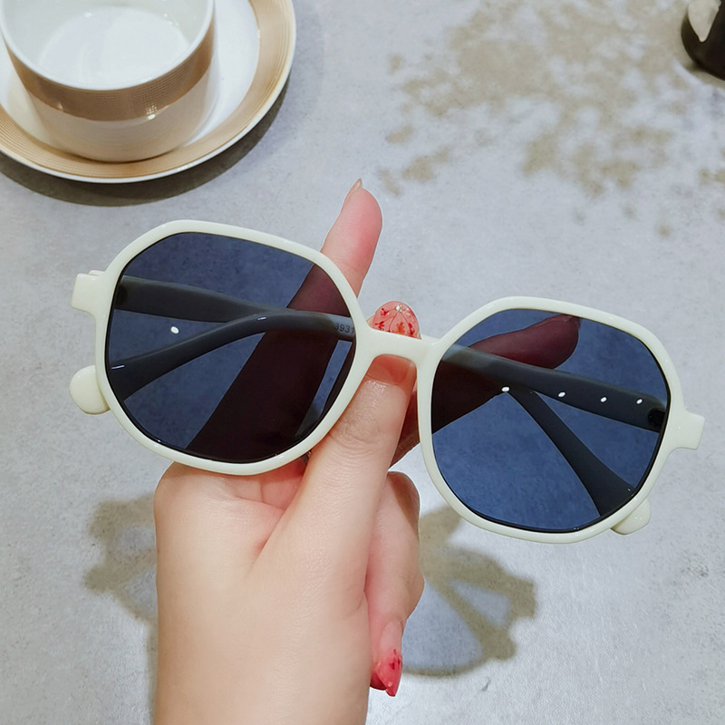 Nueva caja pequeño marco caramelo gafas estilo coreano gafas de sol verano playa gafas de sol retro gafas de sol fábrica al por mayor