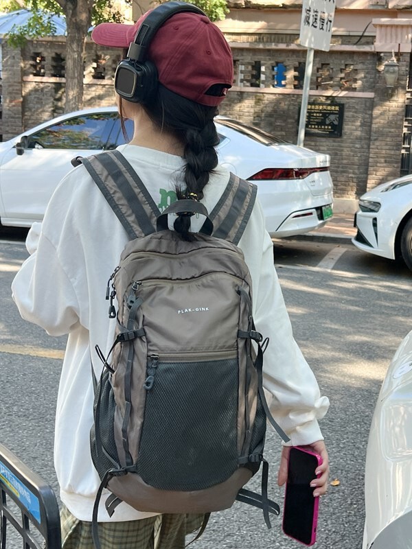 新しいアウトドア多目的シンプルな防水軽量登山バックパックスポーツポータブルバックパックカップル折りたたみバックパック|undefined