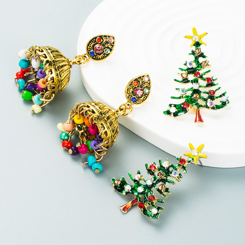 Christmas Series Alloy Dripping Oil Diamond Christmas Tree Earrings display picture 2