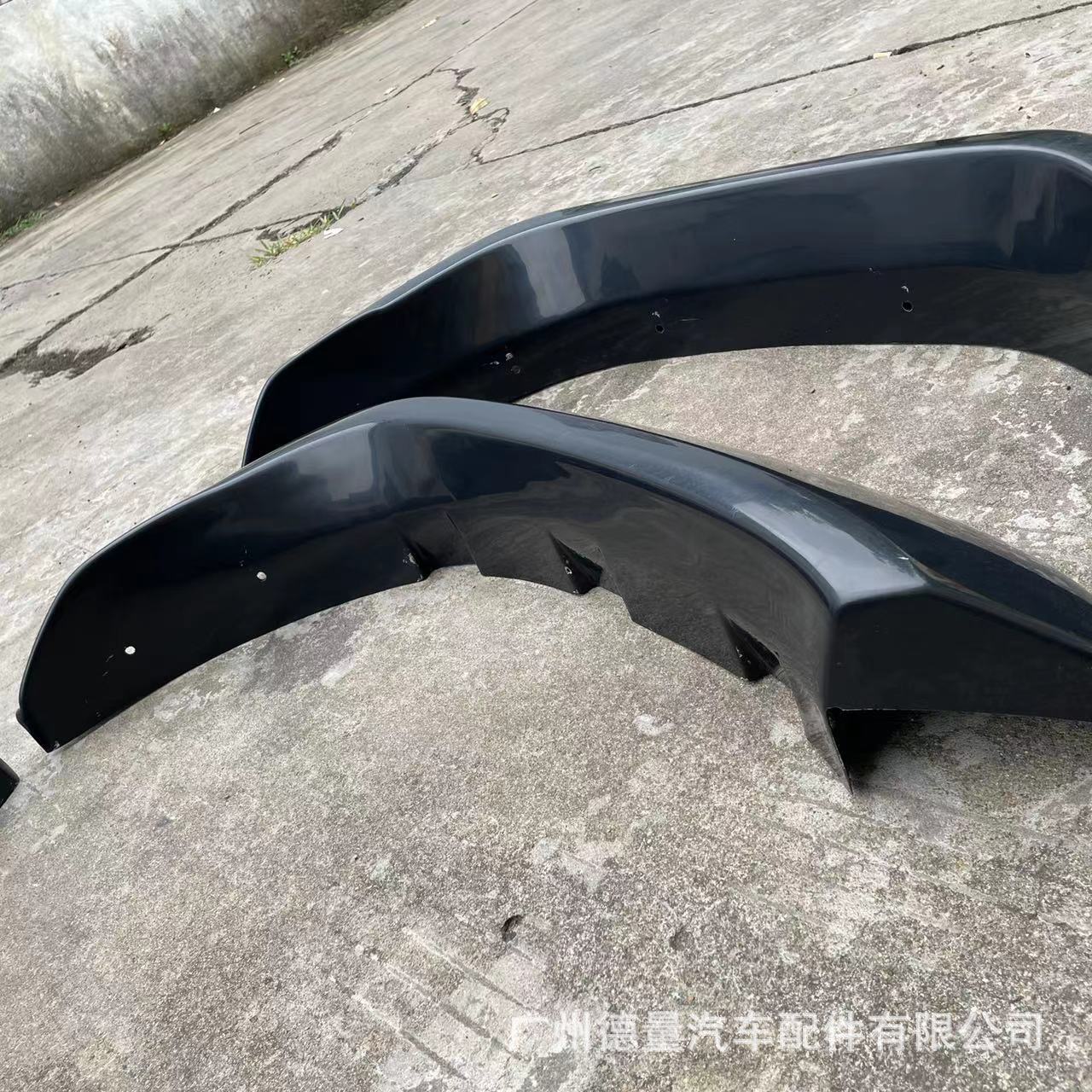 Suitable for Toyota helax Toyota pickup rocco21 car modified original car widened wheel eyebrow Black