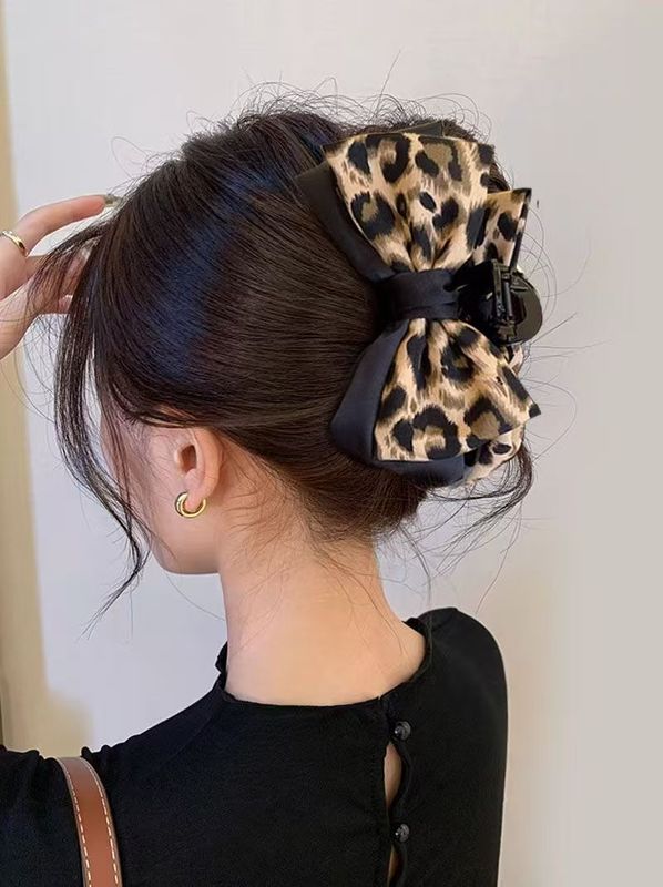 ハイエンドのパールリボングリッパー、女性用の大きなヘアピン、後頭部のヘアピン、エレガントなサメクリップ|undefined