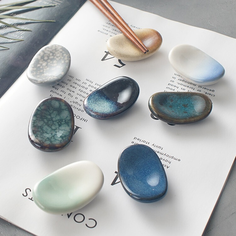 Japanese-Style Ceramic Chopstick Holder, Kiln-Fired Chopstick Rest, Spoon Holder, Commercial Chopstick Stand, Creative Chopstick Rest for Home Use, Restaurant Table Setting