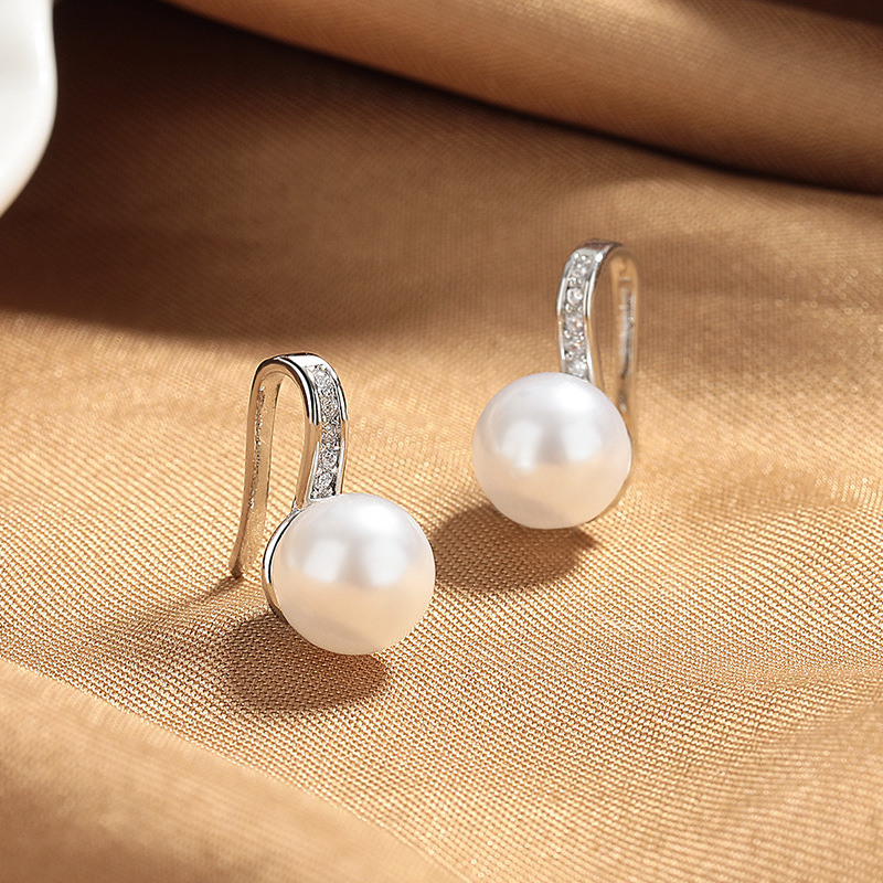 French-Style Retro High-Heeled Shoes Pearl Earrings Simple Niche High-End Ear Hooks Versatile Elegant Cross-Mirror Women's Earrings French-Style Retro High-Heeled Shoes Pearl Earrings Simple Niche High-End Ear Hooks Versatile Elegant Cross-Mirror Women's Earrings