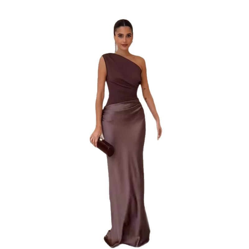 Abito da donna con spalle scoperte, senza maniche, in raso, con giunture, gonna lunga_voghion.com