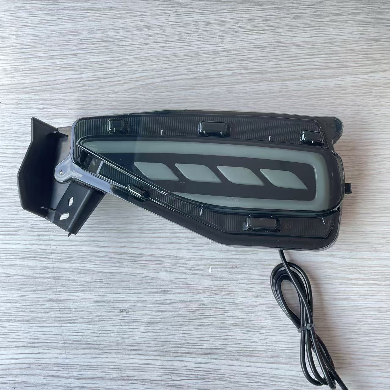 Factory Direct Supply Suitable for Toyota Crossover fortuner2016-2024 A Rear Bar Lamp with Reliable Quality