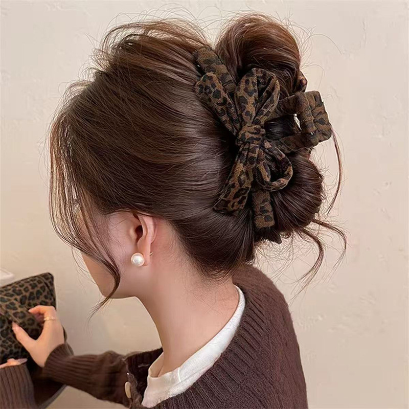 Autumn and Winter Retro Leopard Print Bow Hair Clip, High-End Hair Clip, Shark Clip for Hair on the Back of the Head, Large Hair Clip