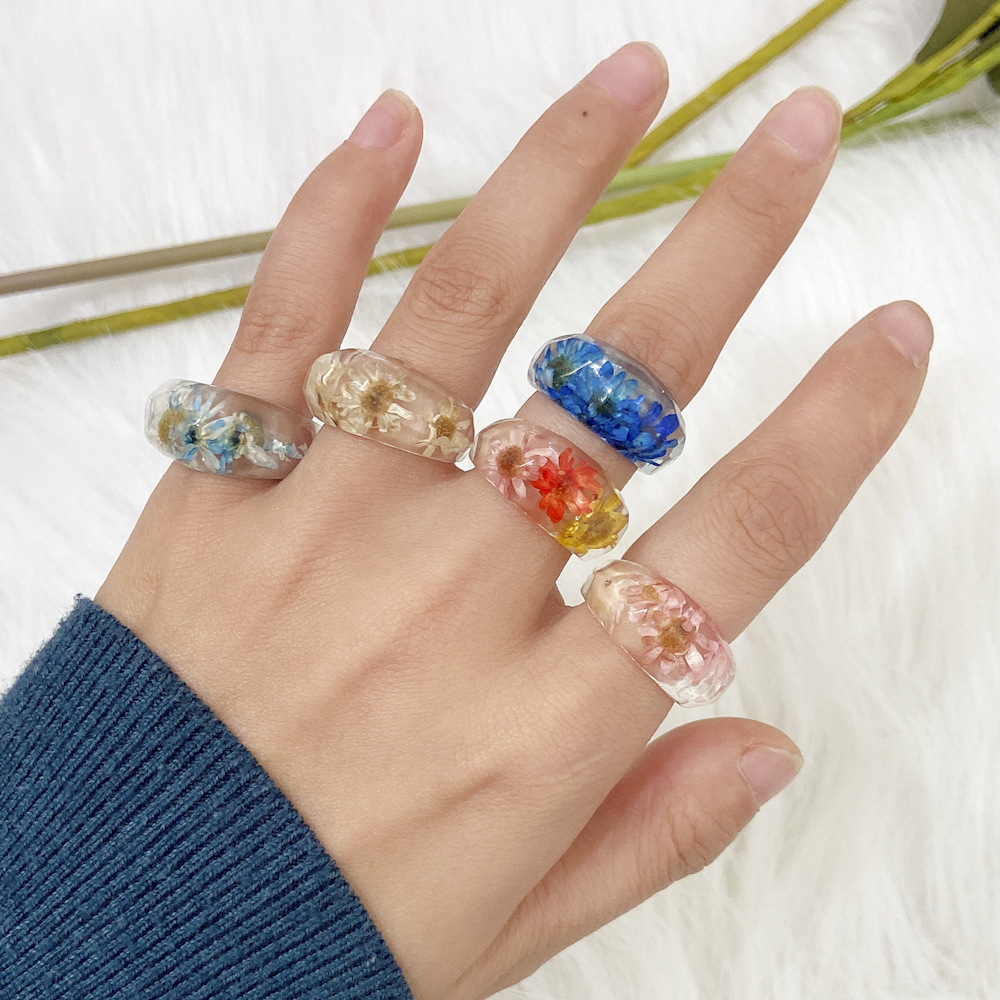 Wholesale Simple Transparent Resin Flower Ring 5-piece Set Nihaojewelry display picture 2