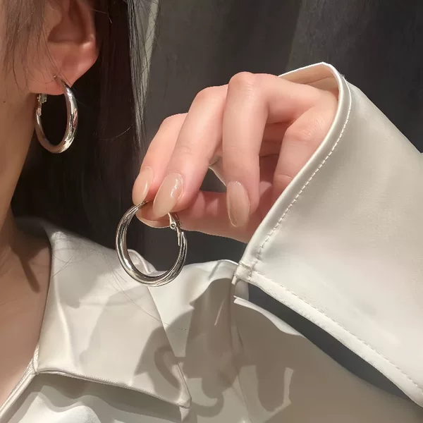 European and American Exaggerated Plain Hoop Earrings, Light Luxury and High-End Stainless Steel Niche Ladies Fashion Temperament Large Circle Wholesale