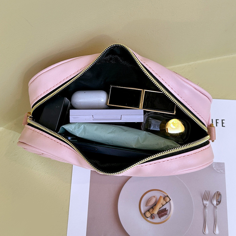 2024 새로운 한국 자수 사랑 여성 가방 패션 캐주얼 어깨 메신저 가방 여성 가방 도매 대외 무역