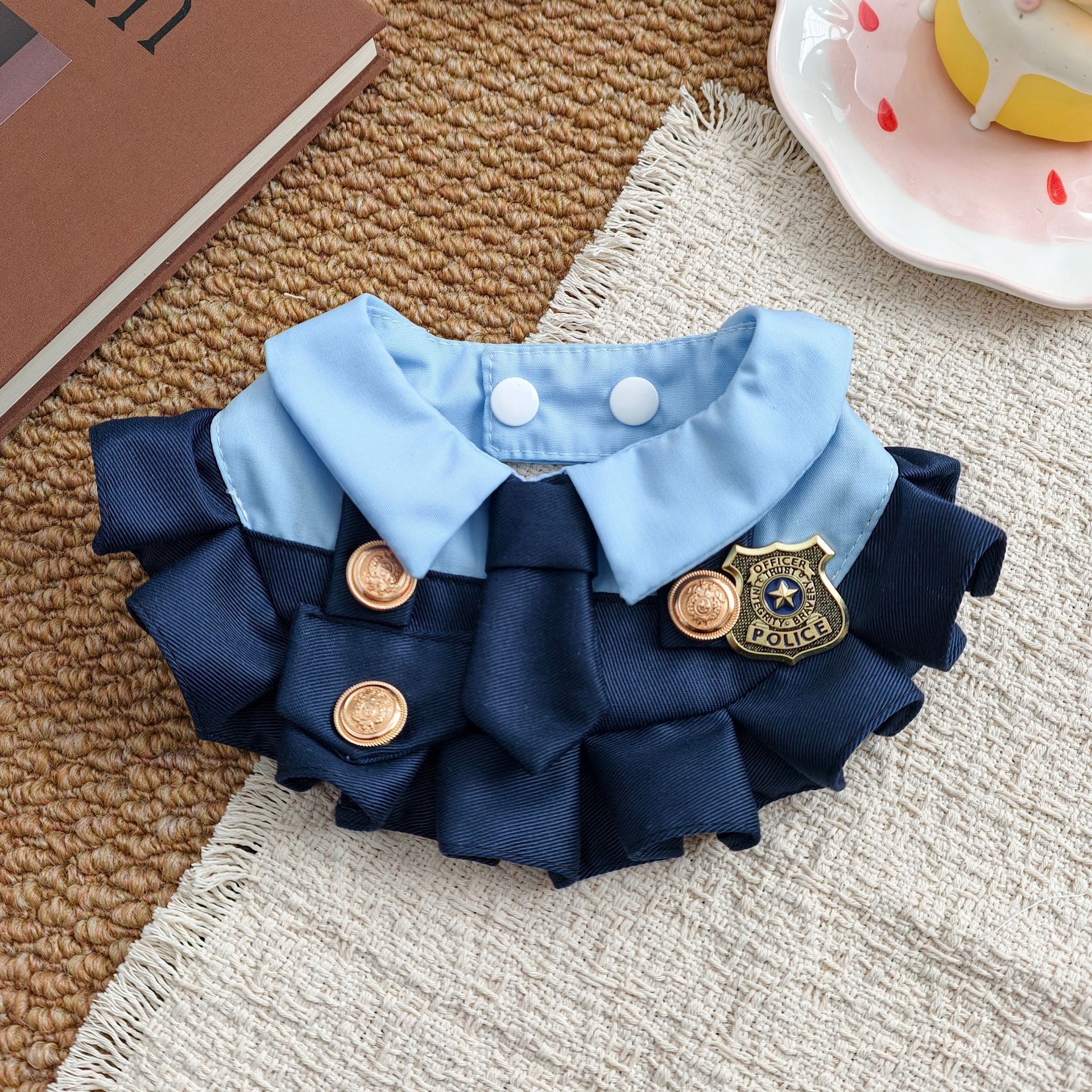 Policewoman / M size 2.5-6kg (23-28cm)