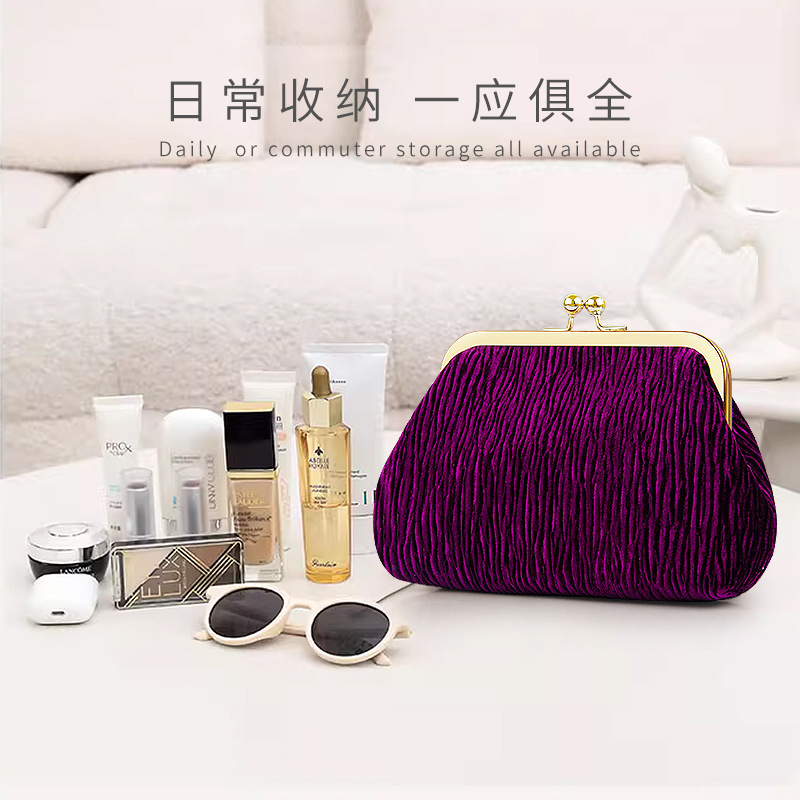 Small shoulder bag
