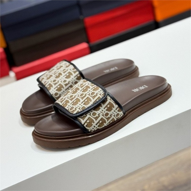 Original Brand Original Box Sandals, Light Luxury European Summer New Style Casual Men's Versatile Slip-On Slippers, Luxury Slippers
