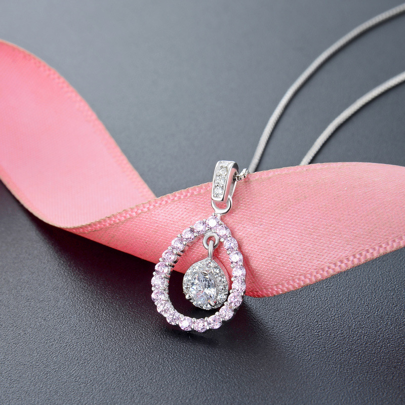 S925 plata esterlina gota de agua ligera colgante de lujo feminino maduro diamante personalidad colgante de plata joyería fuente al por mayor