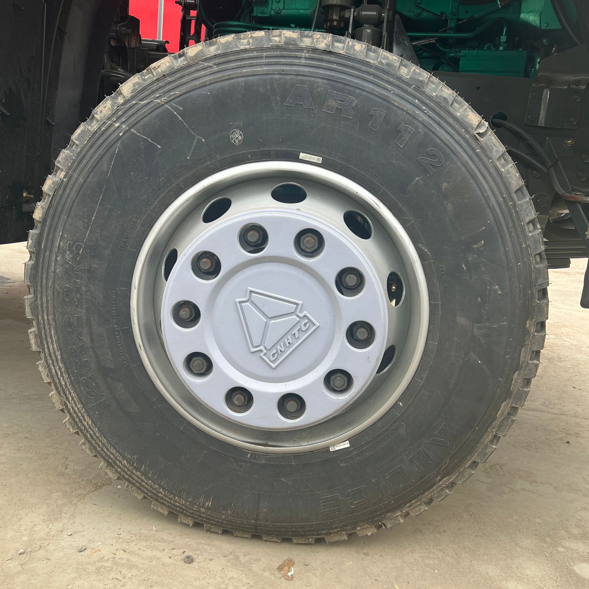 Supply of Overseas Howo Eight-Wheel Dump Trucks, Truck Transport Vehicles, Tractors, Semi-Trailers, Rear-Dump Self-Unloading Vehicles