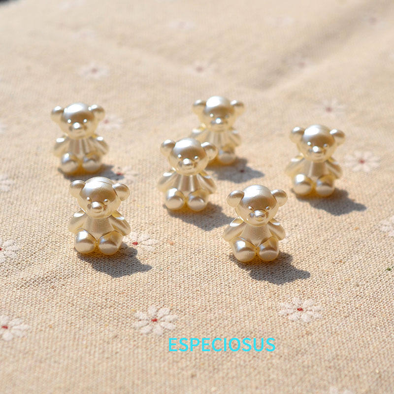 Beige cartoon three dimensional accessory pearl