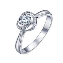 心底至爱钻石戒指爱心钻戒指女款求婚戒指显钻群镶桃心心形戒指
