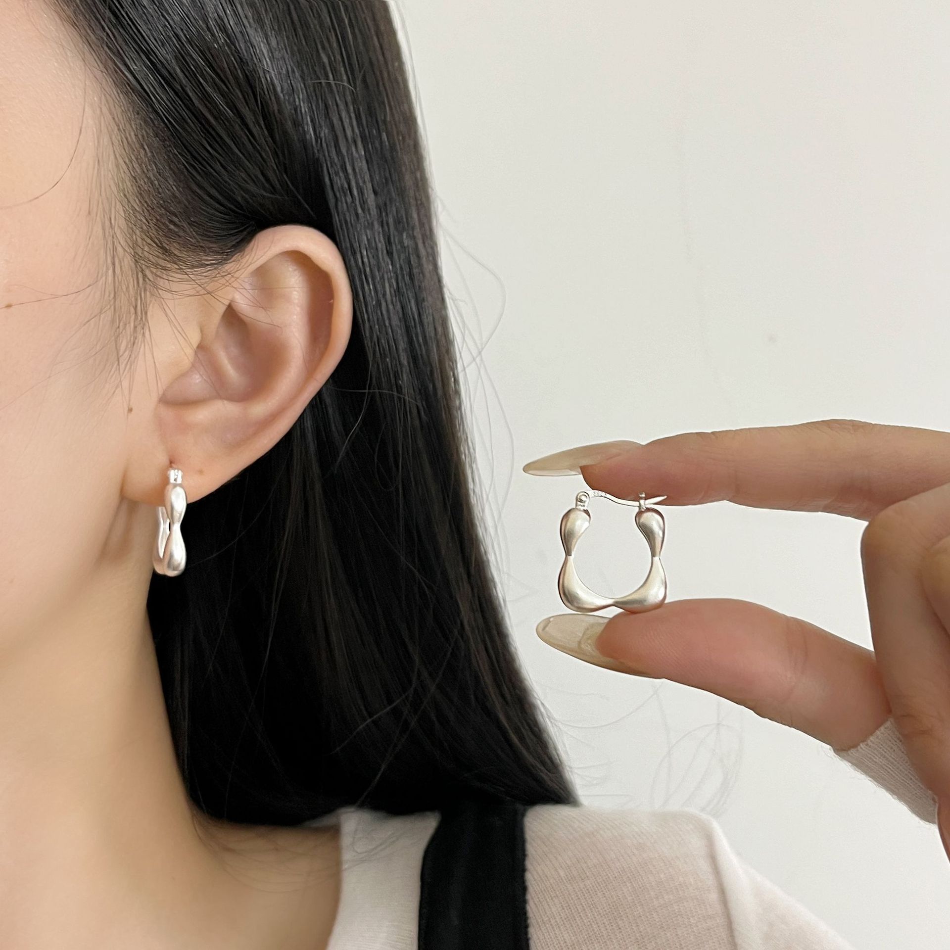 Korean Style Niche Design Matte Square Texture Earrings Women's Fashion Earrings High-End Versatile Asymmetrical Earrings