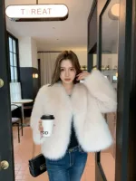 Кожаный пуховик из искусственного лисьего fur (Xu Yiyi) короткая женская куртка, мягкий плюш, зима 2024