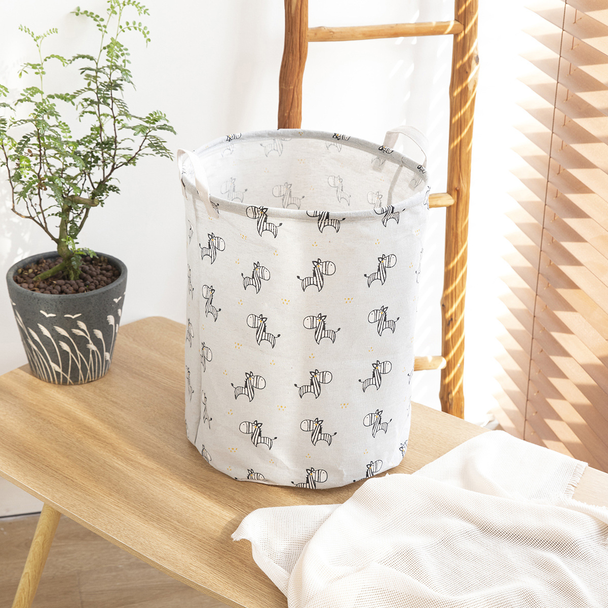 Cesta de almacenamiento de gran tamaño de dibujos animados al por mayor de fábrica cesta de almacenamiento de ropa sucia de juguete cesta de almacenamiento plegable de lino de algodón