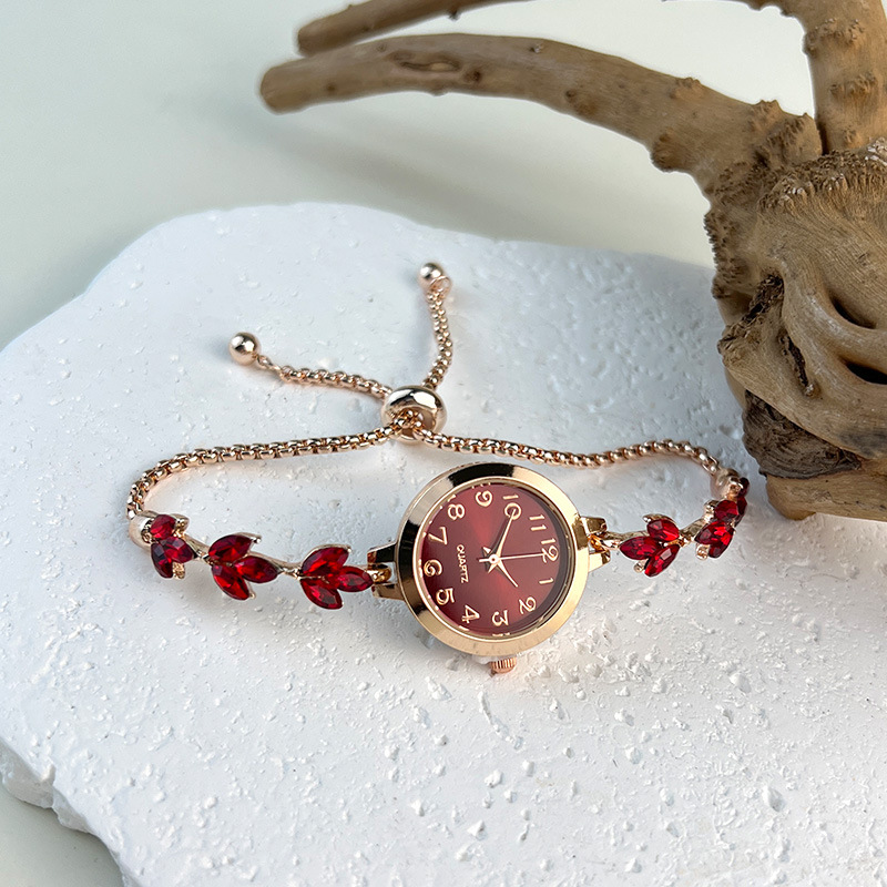Reloj de cuarzo elegante para mujer con pulsera de estrás_voghion.com
