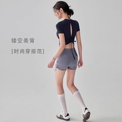 クロスボーダーのヨガ服の上着の女性の胸のパッドのプラティのトレーニングの半袖の2025新型のランニングのフィットネスのスポーツのtシャツ