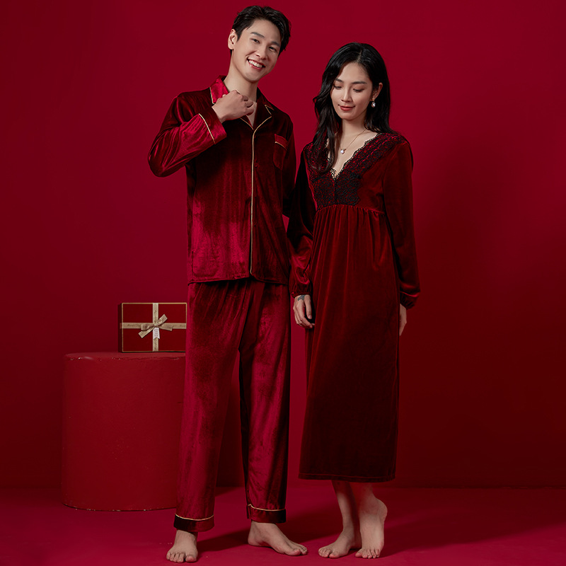 2024 년 새로운 도착 골든 벨벳 커플 파자마 여성 겨울 레드 웨딩 뉴 웨딩 나이트 가운 남자의 집 옷