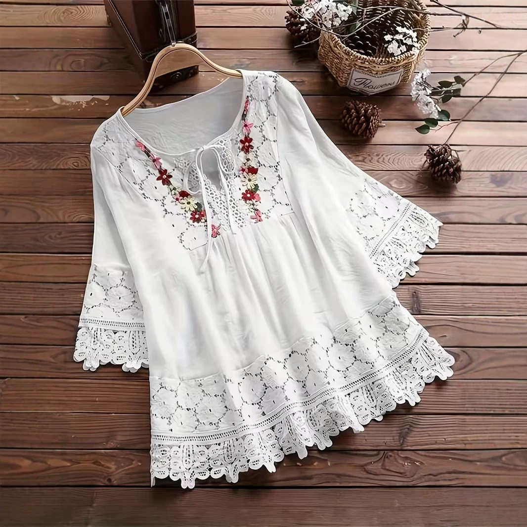 Blusa de encaje floral
