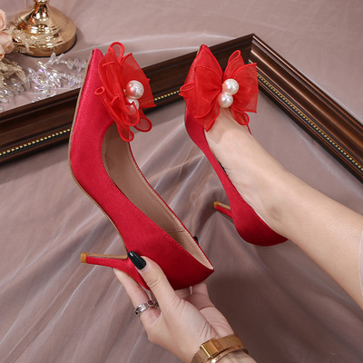2021新款紅色綢緞高跟鞋女細跟珍珠新娘婚鞋尖頭伴娘單鞋壹件代發
