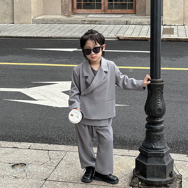 Пиджак классического кроя, штаны, комплект