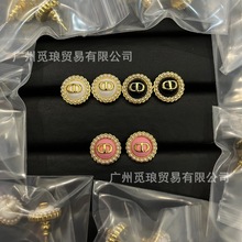对版实拍迪家D家字母CD三色圆形珍珠耳钉女黑白粉色耳环批发代发