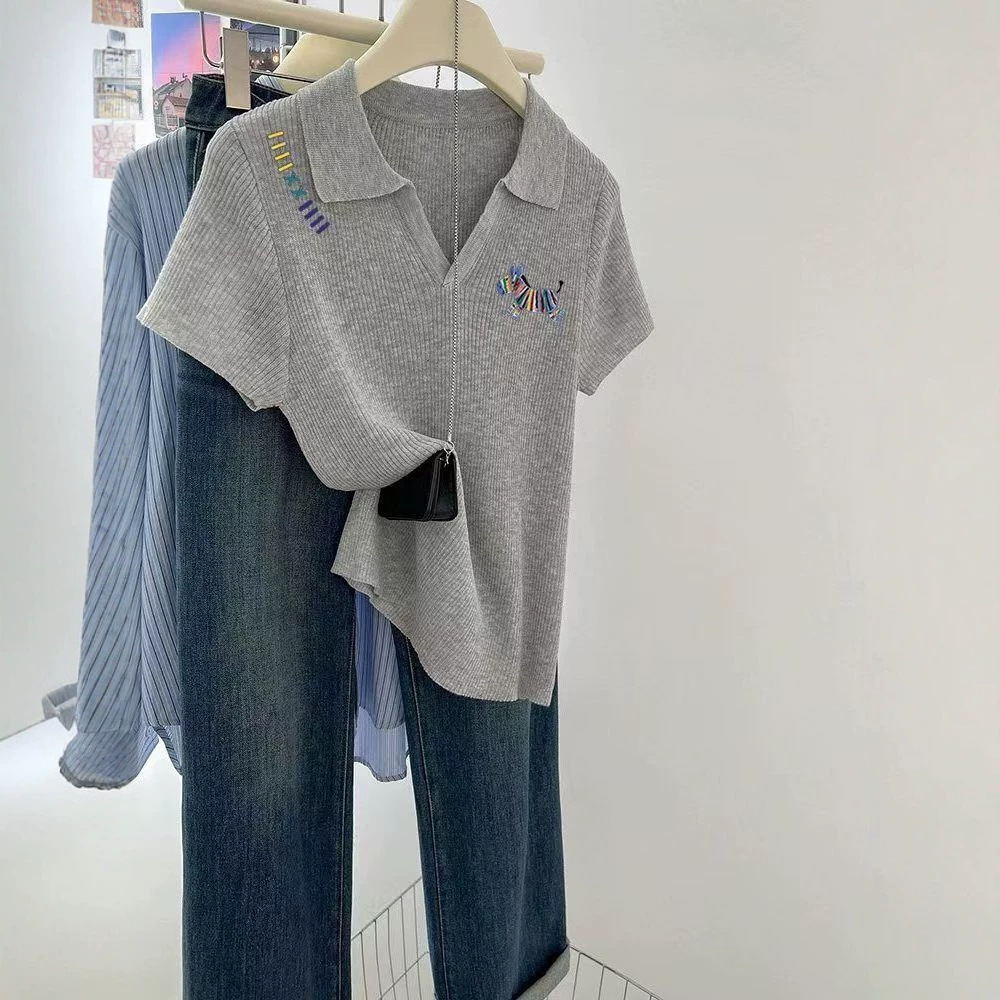 Áo thun polo nữ cổ bẻ tay ngắn thêu hình ngựa nhỏ chất liệu lụa băng mỏng mát — màu xám chi tiết 3