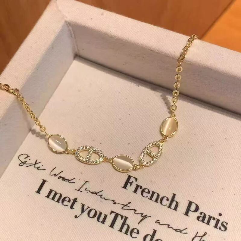 Sparkling Diamond Pig Nose Cat's Eye Stone Bracelet for Girls, Ins-Style Light Luxury High-End Exquisite Jewelry, Birthday Gift for Girlfriend Sparkling Diamond Pig Nose Cat's Eye Stone Bracelet for Girls, Ins-Style Light Luxury High-End Exquisite Jewelry, Birthday Gift for Girlfriend