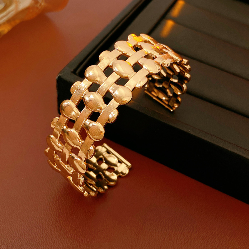 Europa y Estados Unidos plumas transfronterizas hojas bordas abiertas pulsera ligera lujosa alta sensación brazalete punk jeans de moda joyas mujeres image 84