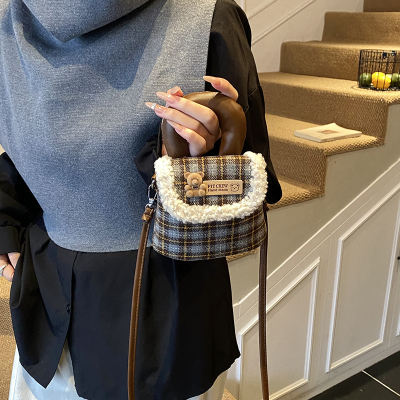 Bonita bolsa de hombro para niños y niñas, mini bolso de mano para bebés, otoño y invierno nuevos accesorios para niños