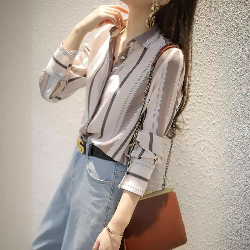2022 Spring New Vertical Striped Casual Loose Shirt for Women, Factory Direct Sale, Commuting Fashionable and Elegant