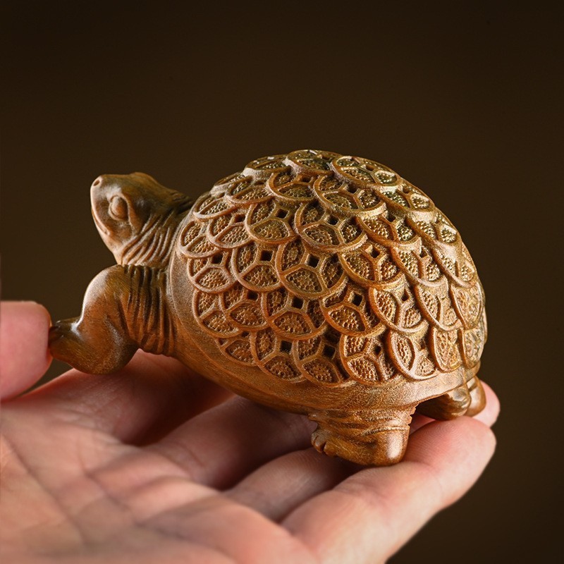 崖柏の木彫りのお金のカメの置物の大きい小さいサイズの長寿のカメのお茶は文をかわいがって家庭の事務装飾の工芸品を遊びます。|undefined