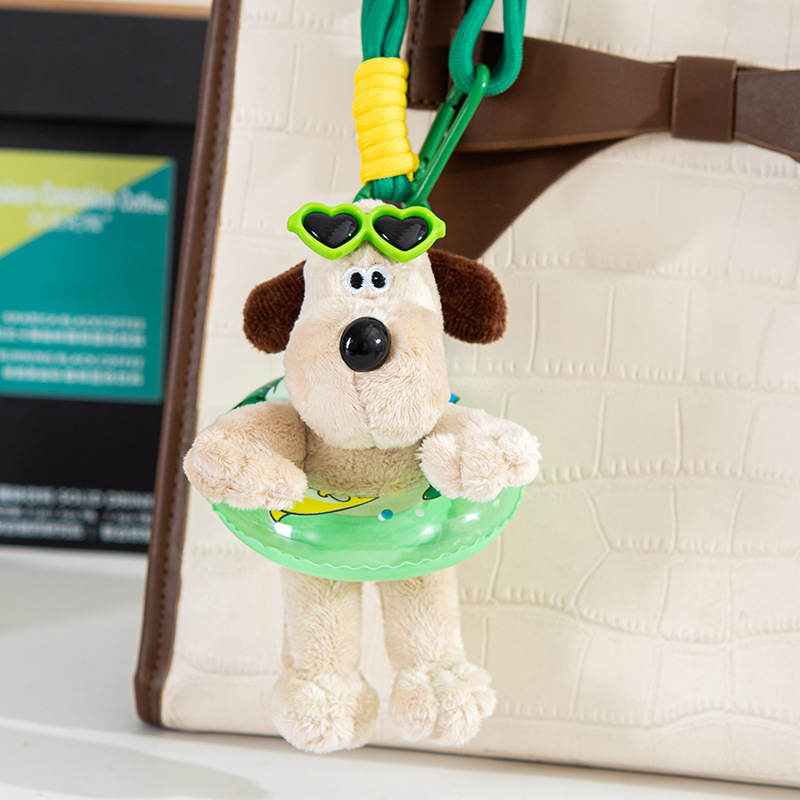 Зеленый плавательный круг, очки