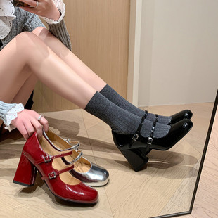 �yɫ�߸�ЬŮ�ļ��Ƽtɫ��Ь�ָ�Ь��Ů��Ь��Ƥ������Ь�r�з��^