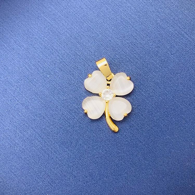 Tiktok Venta caliente colgante al por mayor auto-seleccionado 100 cobre colgante único con fuente de cadena de fábrica al por mayor sin cadena