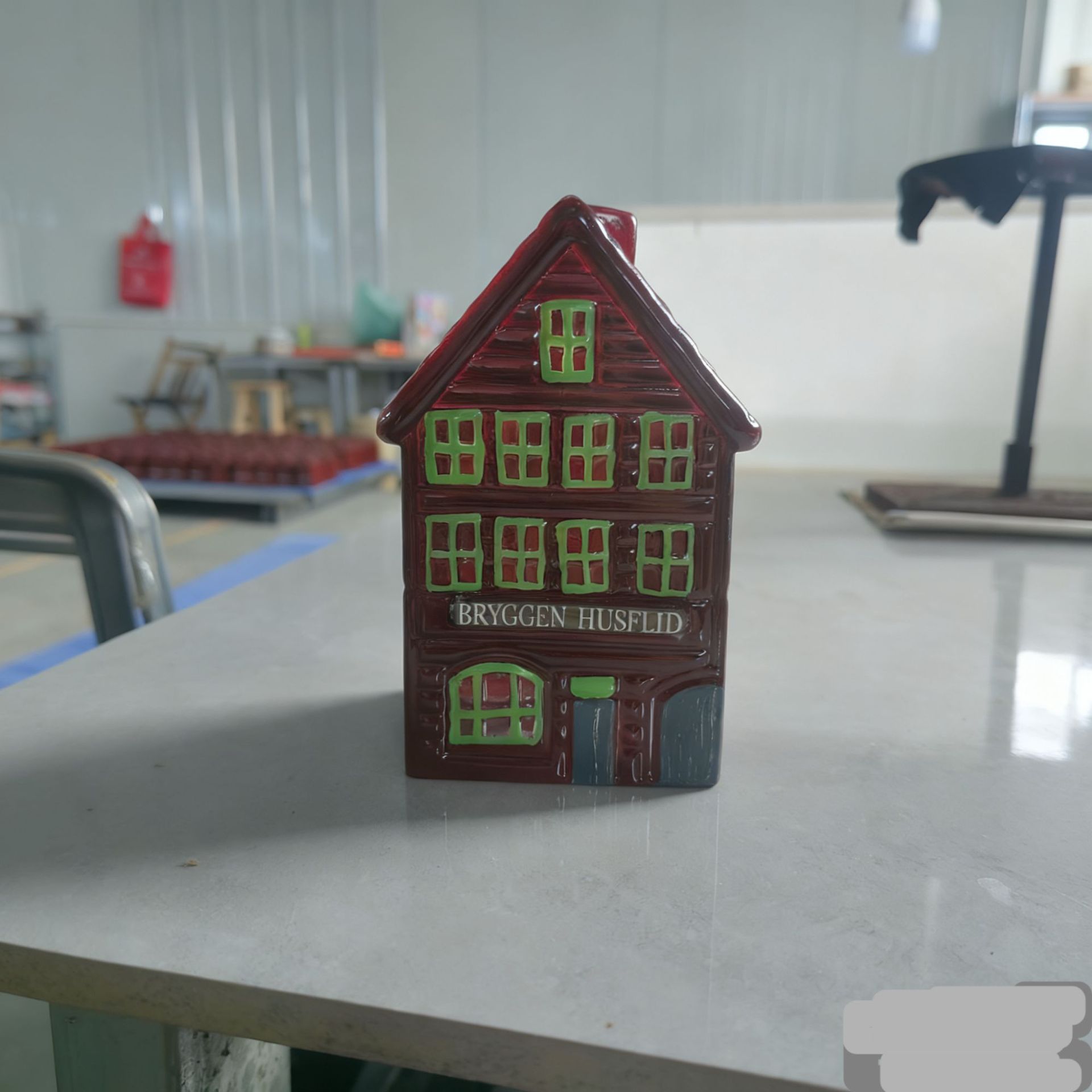 Fabricantes de suministro de vidrio transparente supervisión de la casa decoración navideña con lámparas artesanías de escritorio creativas