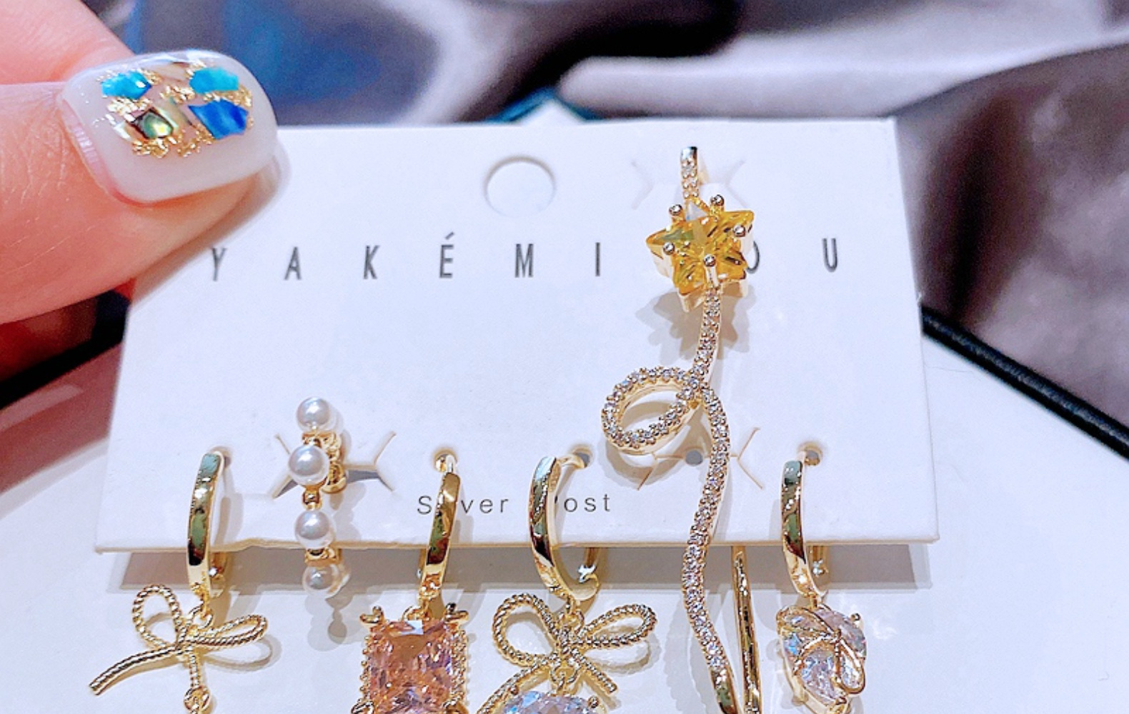 Yakemiyou Luxueux Noeud D'arc Le Cuivre Zircon Incrusté Zircon Des Boucles D'oreilles display picture 2