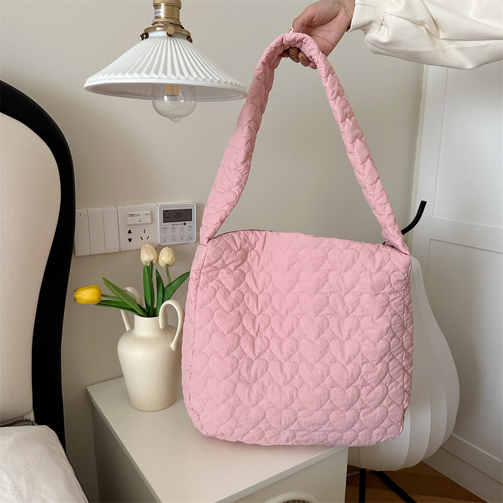 39131 Japanese quilted heart-shaped cotton tote travel bag Crossbody bag for women, large-capacity single-shoulder crossbody canvas bag undefined