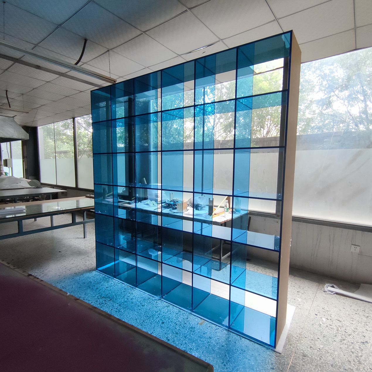 现代简约风蓝色透明亚克力多宝阁大型有机玻璃展示柜家居装饰柜