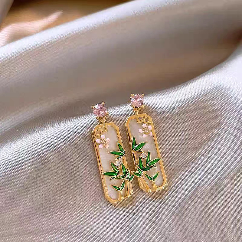 retro fresh green sophisticated elegant earrings