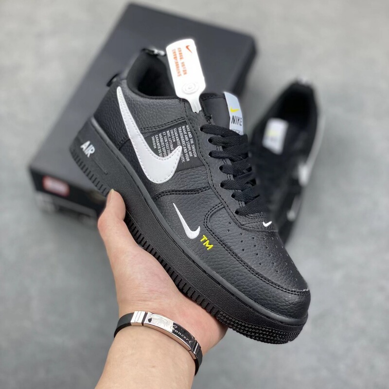 Putian High-Quality Af1 Air Force One Valentine's Day White Hook Male and Female Couple Campus Versatile Height-Increasing Sports Sneakers