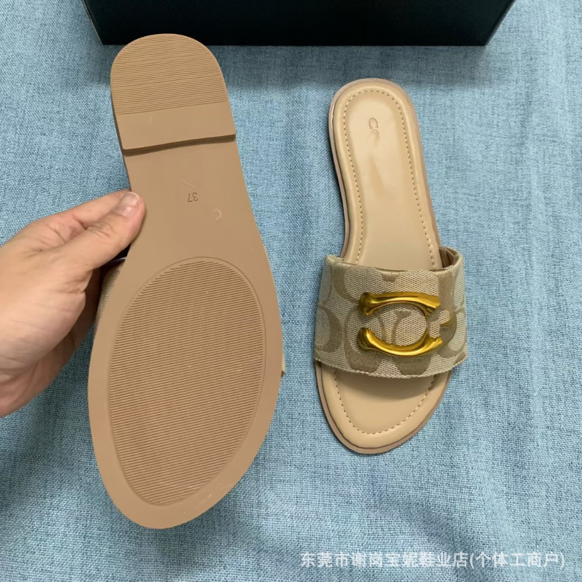 Zapatos de verano impresa retro zapatillas de mujer cruzada zapatillas de letras europeas y americanas calientes zapatillas de mujer