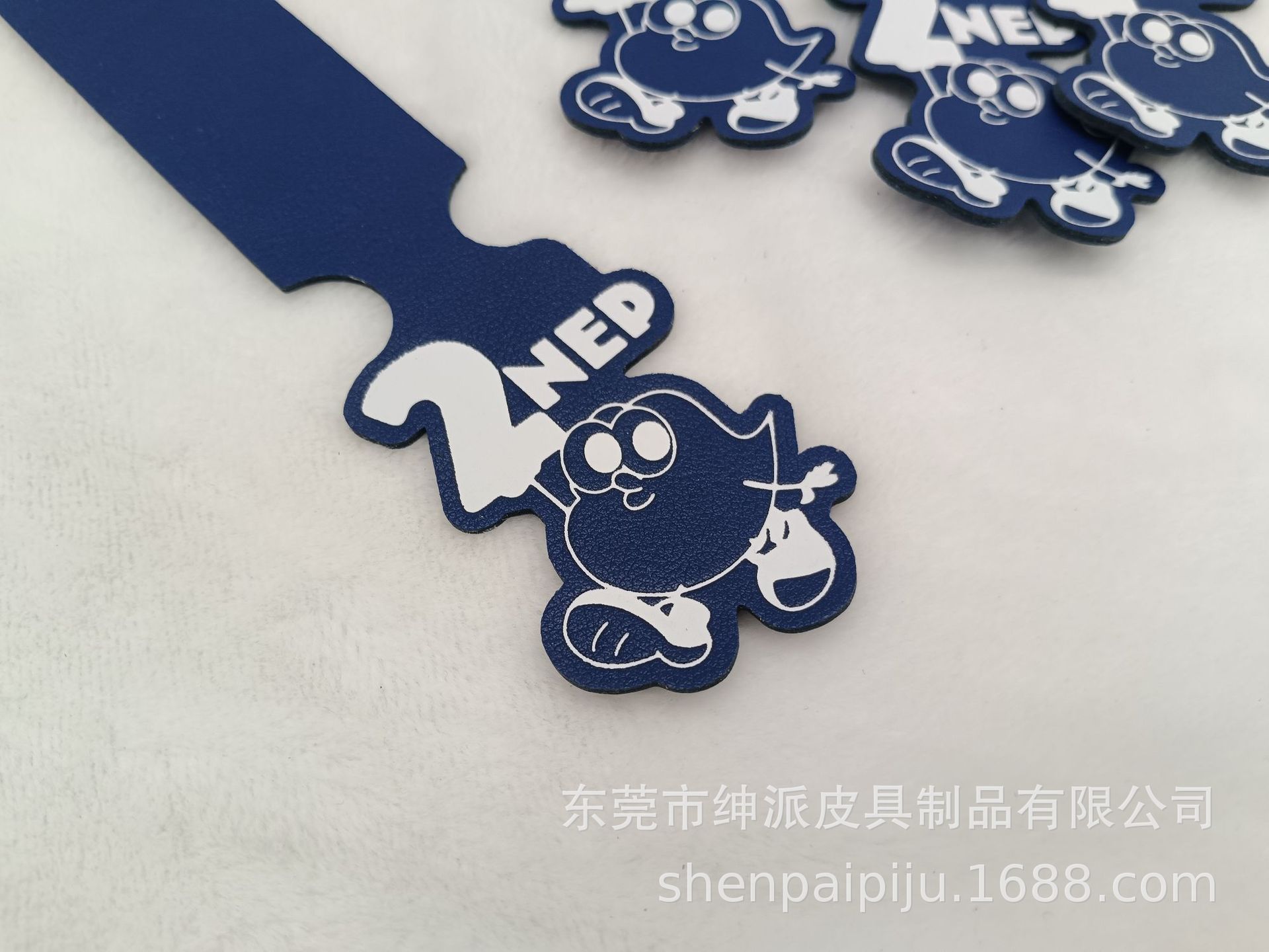 一体式行李牌PU皮 烫白烫金logo定制